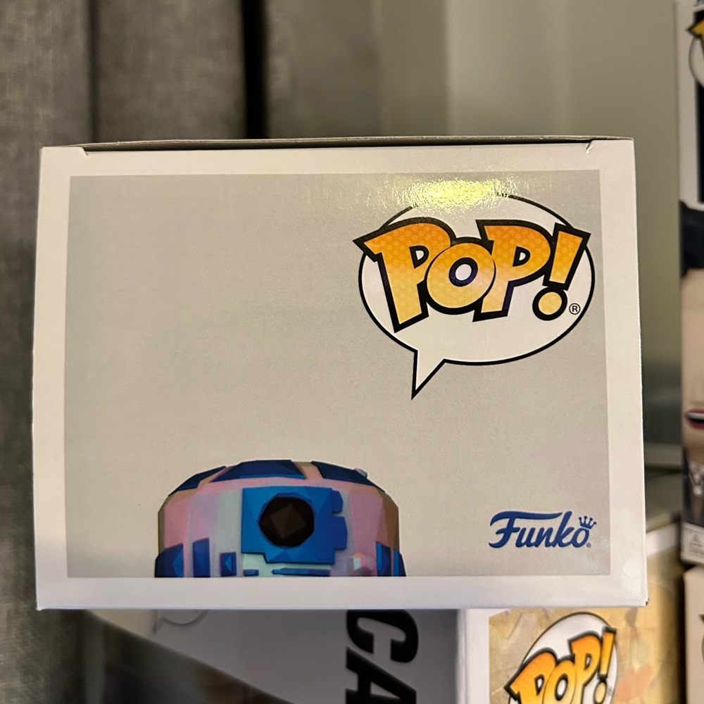 Funko exclusive R2D2  100 anniversary facette edition opalescent.  NIB in - Picture 7 of 8